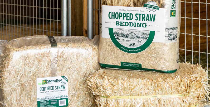 Certified chopped straw bedding products for clean and comfortable chicken coop management.