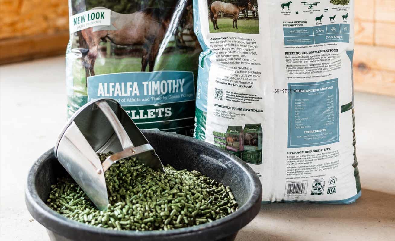 Premium Alfalfa Timothy Pellets Standlee Forage