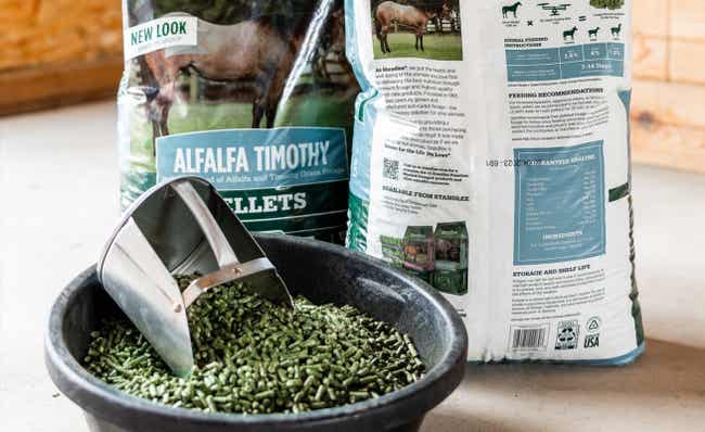 Bag and bowl of Alfalfa Timothy Pellets