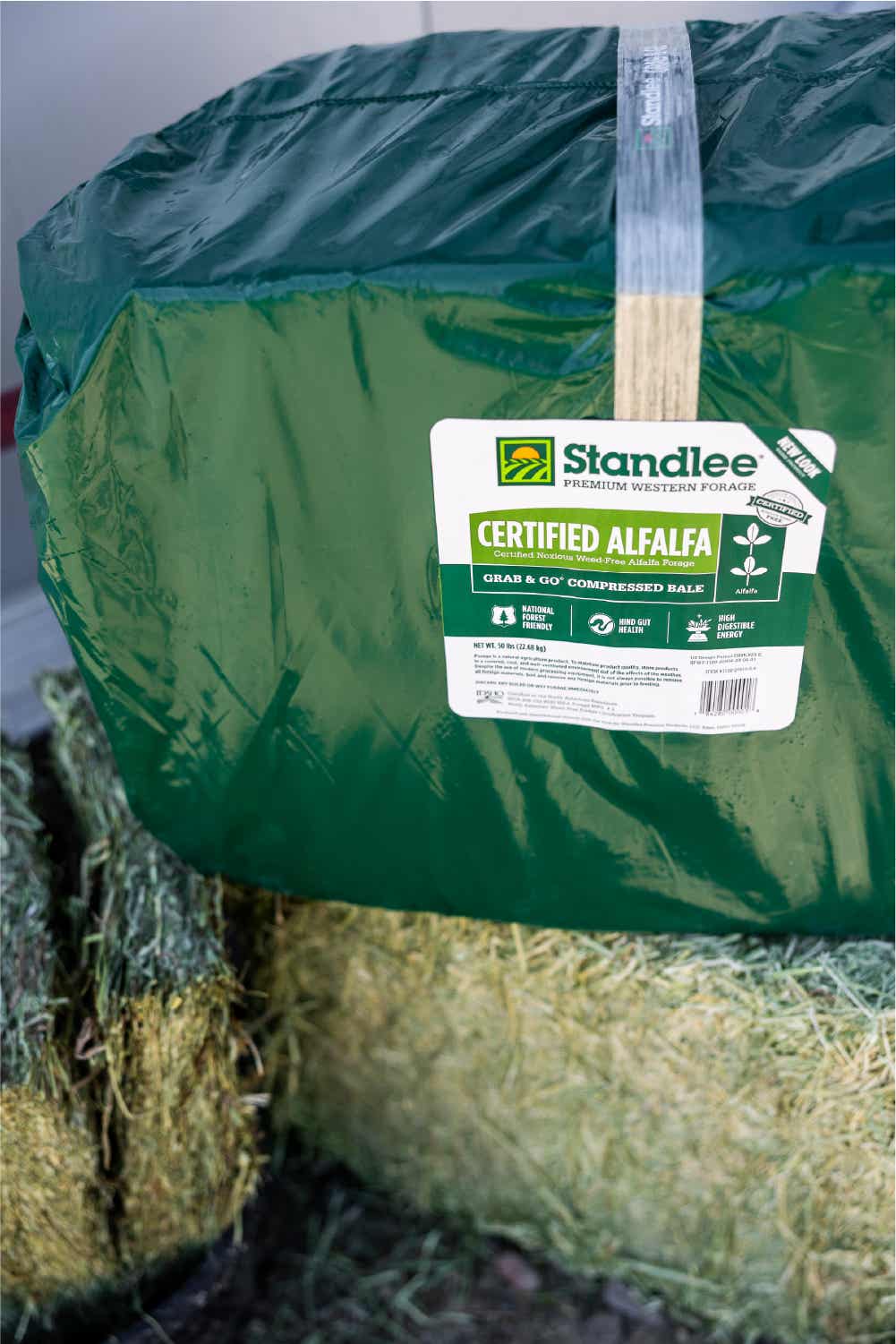 Standlee Premium Western Forage Certified Straw Compressed Bale 378010