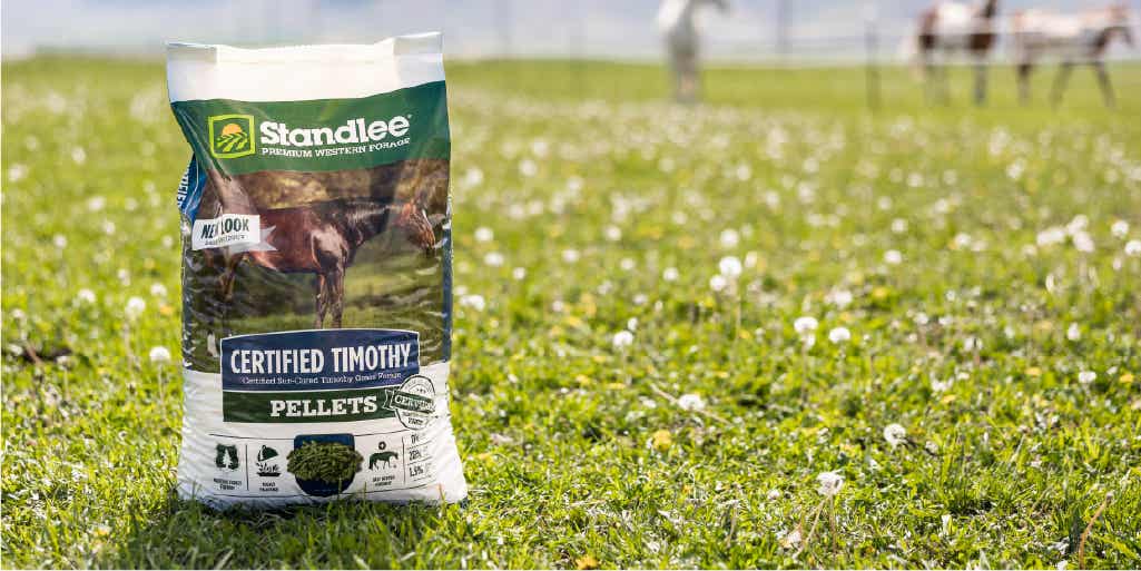 Standlee Premium Western Forage Organic Alfalfa Hay Pellets Horse And